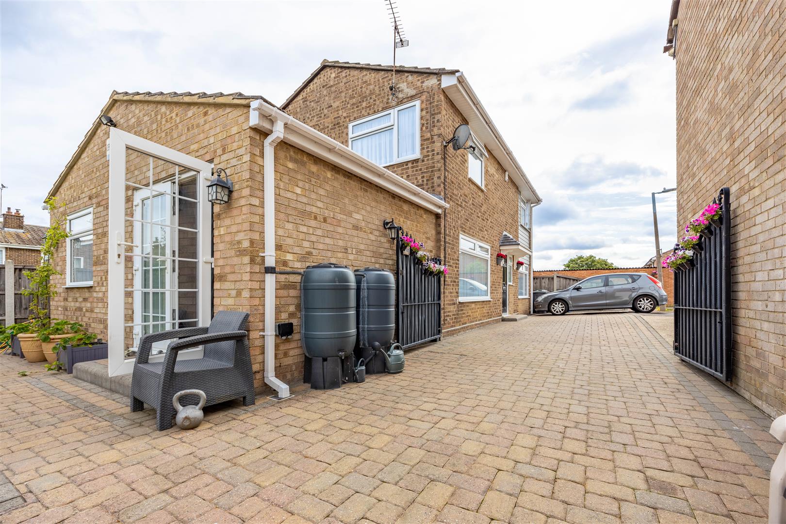 Driveway/Rear Garden Access